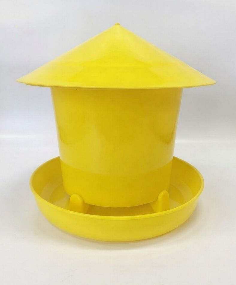 Hranitoare plastic 20 kg cu capac